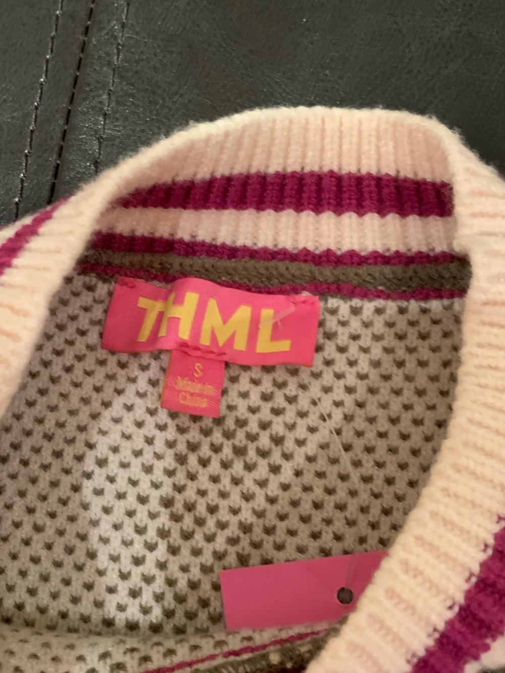 THML💕NWT! SHORT SLEEVE, ROUND NECK, KNIT SWEATER. EXCELLENT CONDITION! - Picture 7 of 11